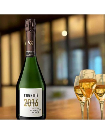 Coffret Champagne avec une bouteille de Champagne Grand Cru Millésime en coffret avec 2 flûtes